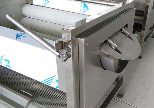 Roller washing and peeling machine8